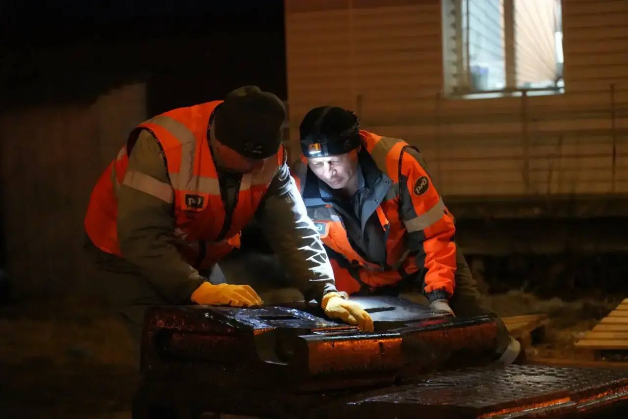 В Сергиевом Посаде на Скобяном шоссе разбирают железнодорожный переезд В Сергиевом Посаде на Скобяном шоссе разбирают железнодорожный переезд