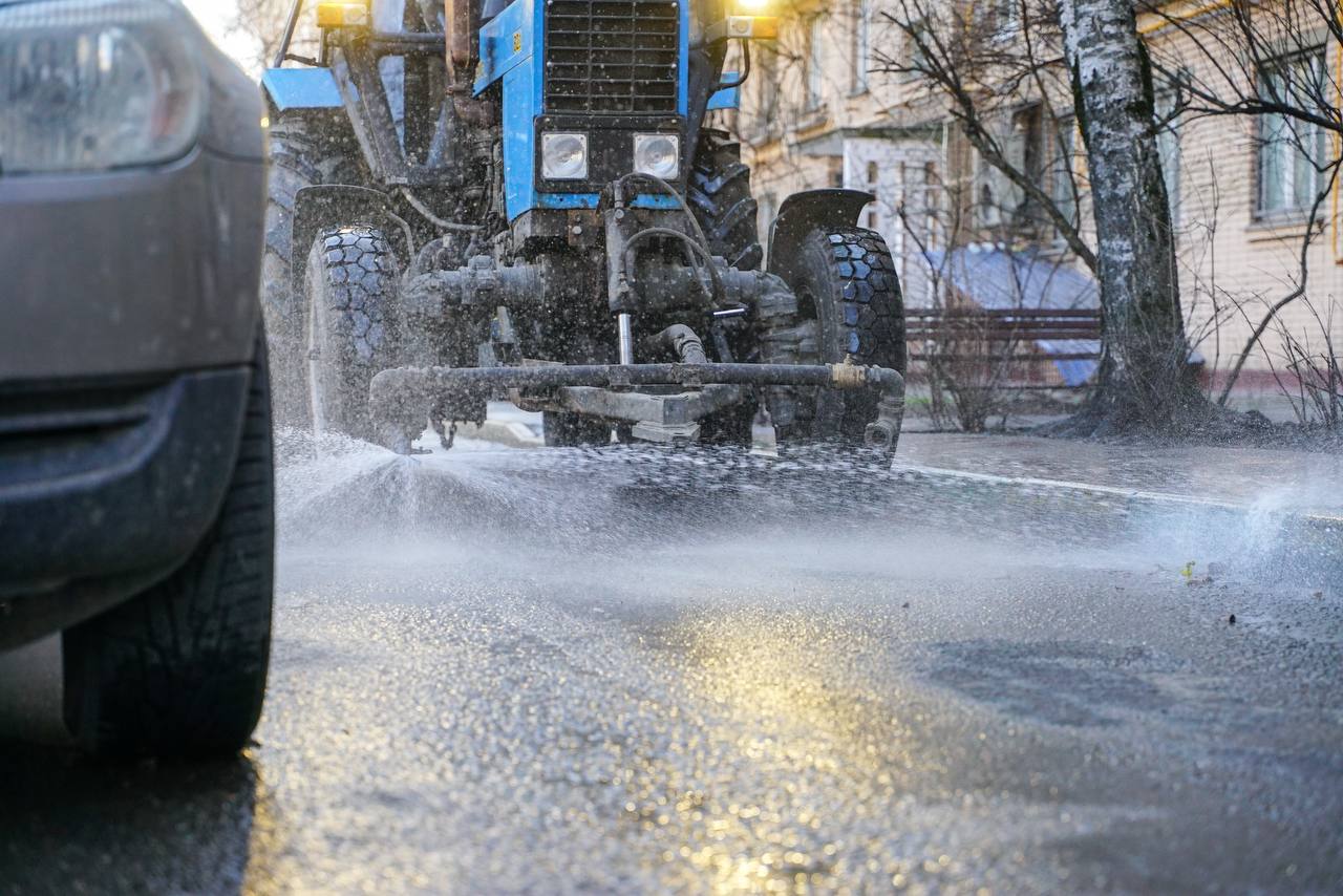 Как проходит весенняя уборка в Химках Как проходит весенняя уборка в Химках