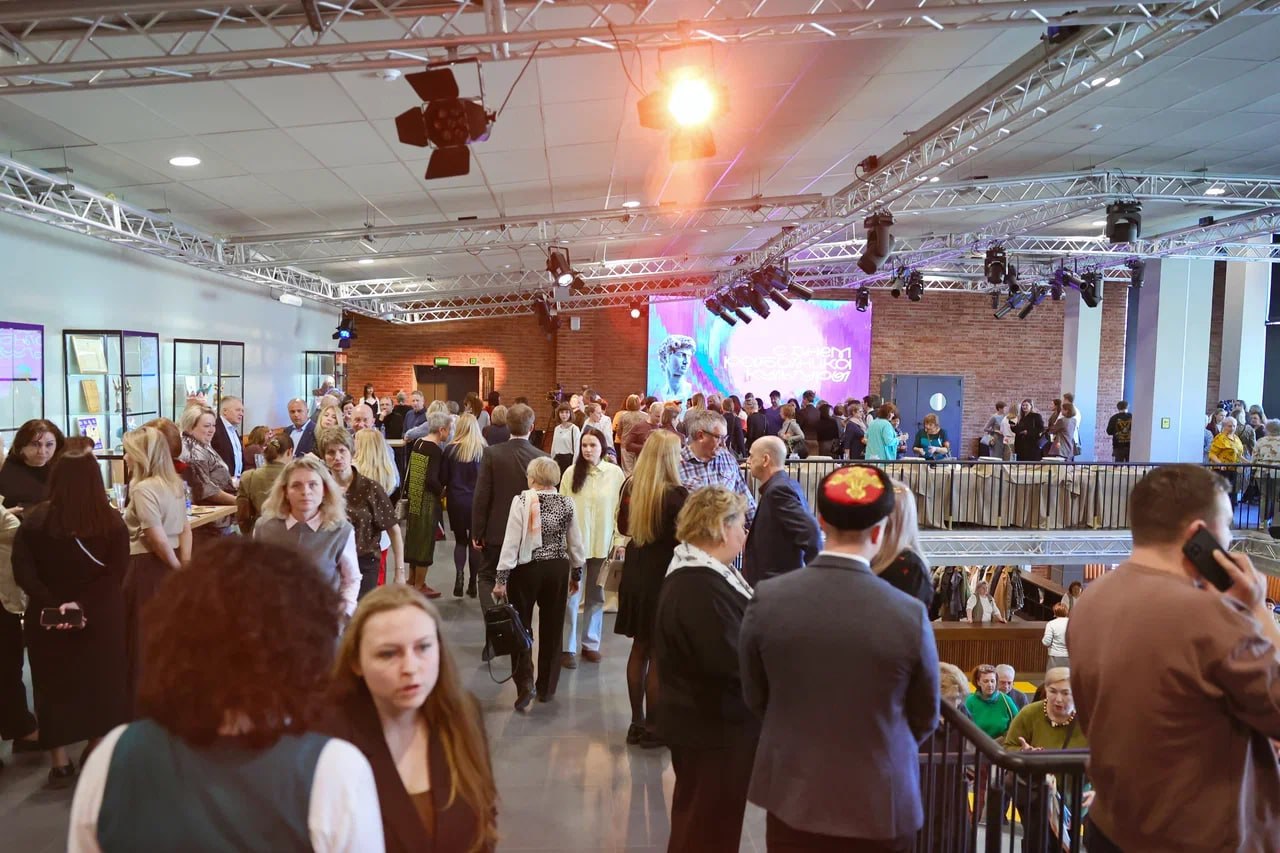 В театре «ФЭСТ» поздравили работников культуры В театре «ФЭСТ» поздравили работников культуры