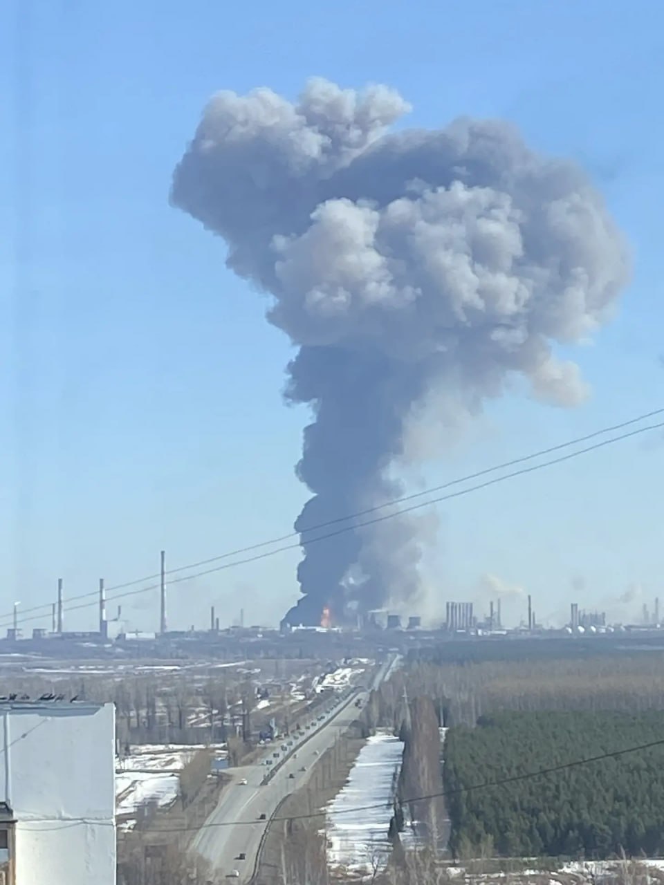 Новости к этому часу:. В Нижнекамске произошел пожар на территории завода «Нижнекамскнефтехим» Новости к этому часу:. В Нижнекамске произошел пожар на территории завода «Нижнекамскнефтехим»