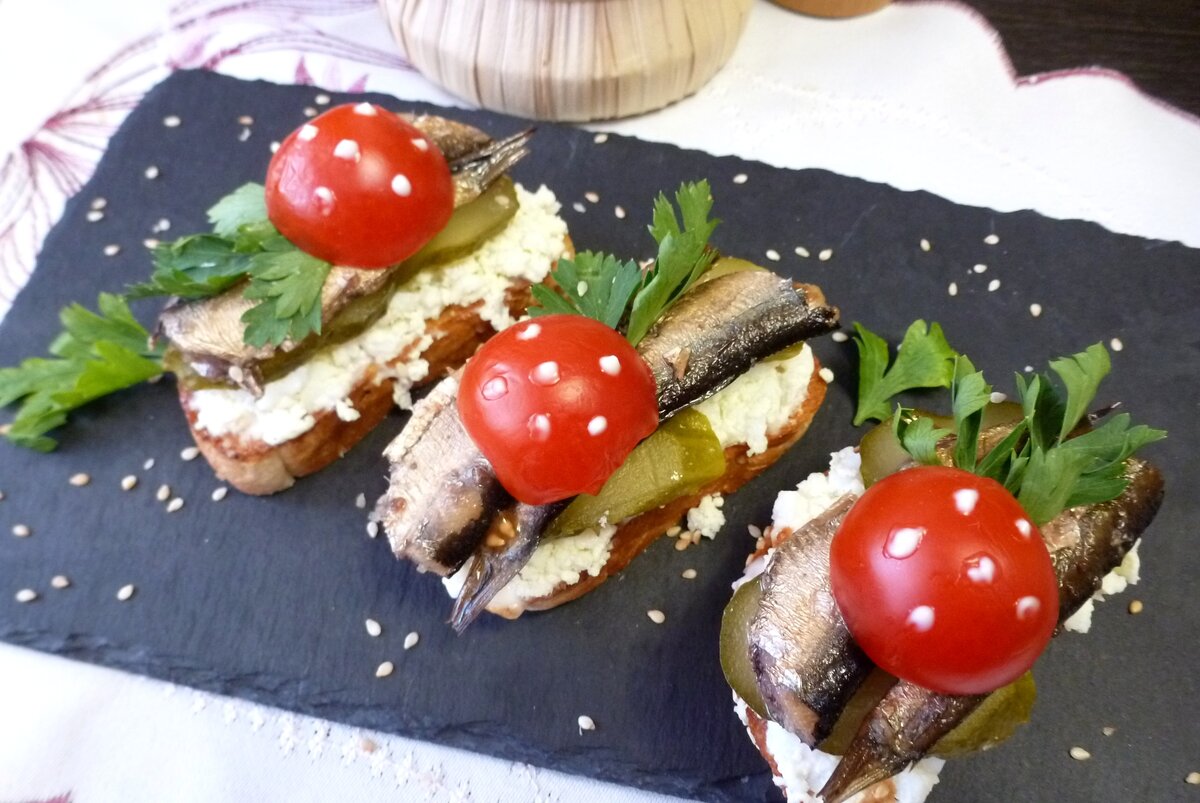 Быстрые и Вкусные Бутерброды со Шпротами: Рецепт для Настоящих Гурманов