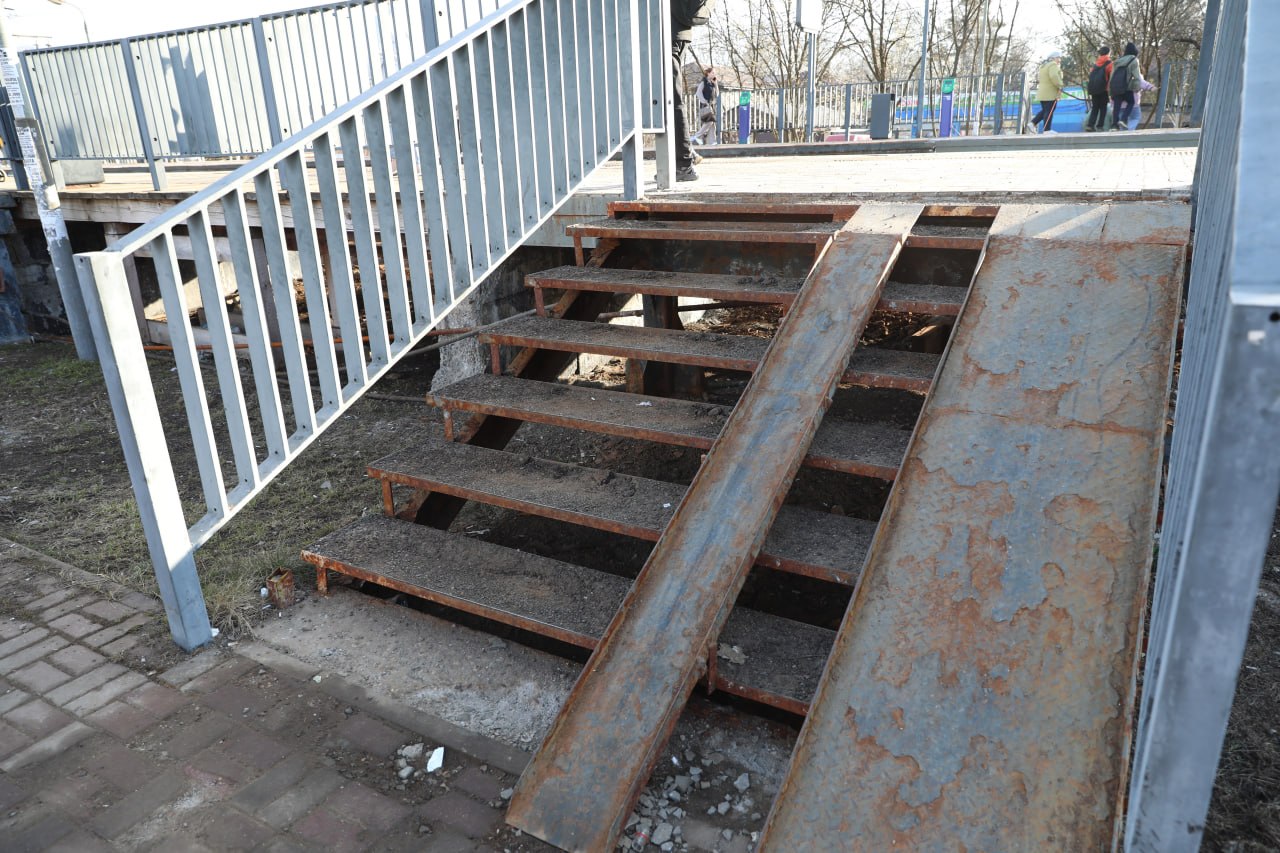 В Долгопрудном проверили состояние территорий железнодорожных станций В Долгопрудном проверили состояние территорий железнодорожных станций