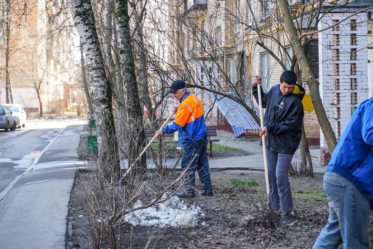Как проходит весенняя уборка в Химках Как проходит весенняя уборка в Химках