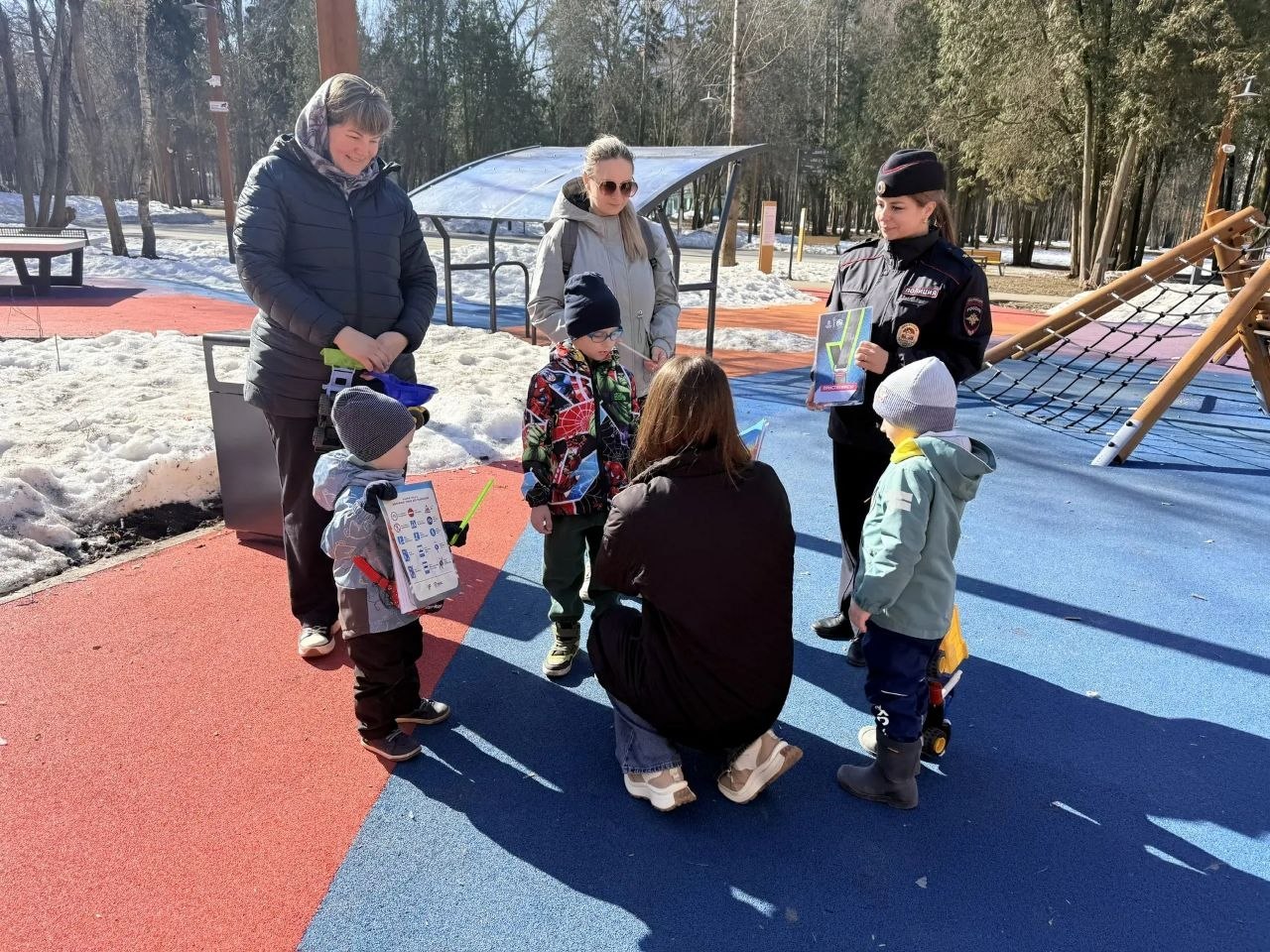 В парке «Папанинская дача» прошла акция «Один щелчок спасает жизнь» В парке «Папанинская дача» прошла акция «Один щелчок спасает жизнь»