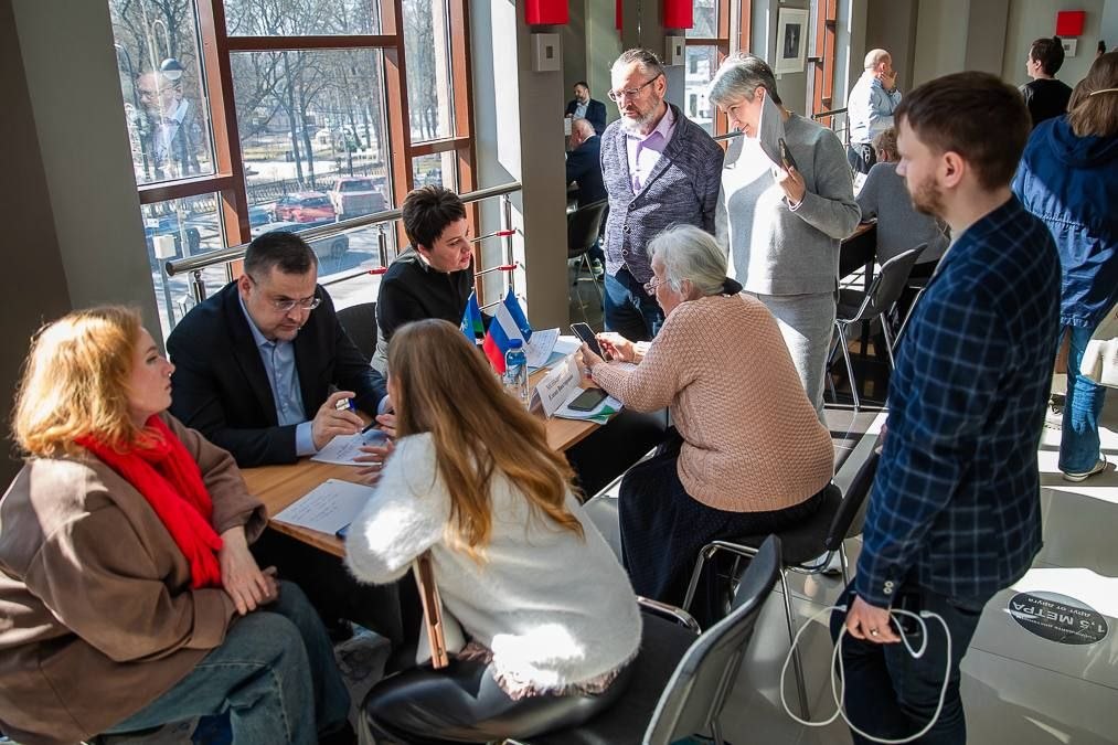 Андрей Иванов: Провёл личный приём «Выездной администрации» в Звенигороде — на площадке Культурного центра имени Любови Орловой Андрей Иванов: Провёл личный приём «Выездной администрации» в Звенигороде — на площадке Культурного центра имени Любови Орловой