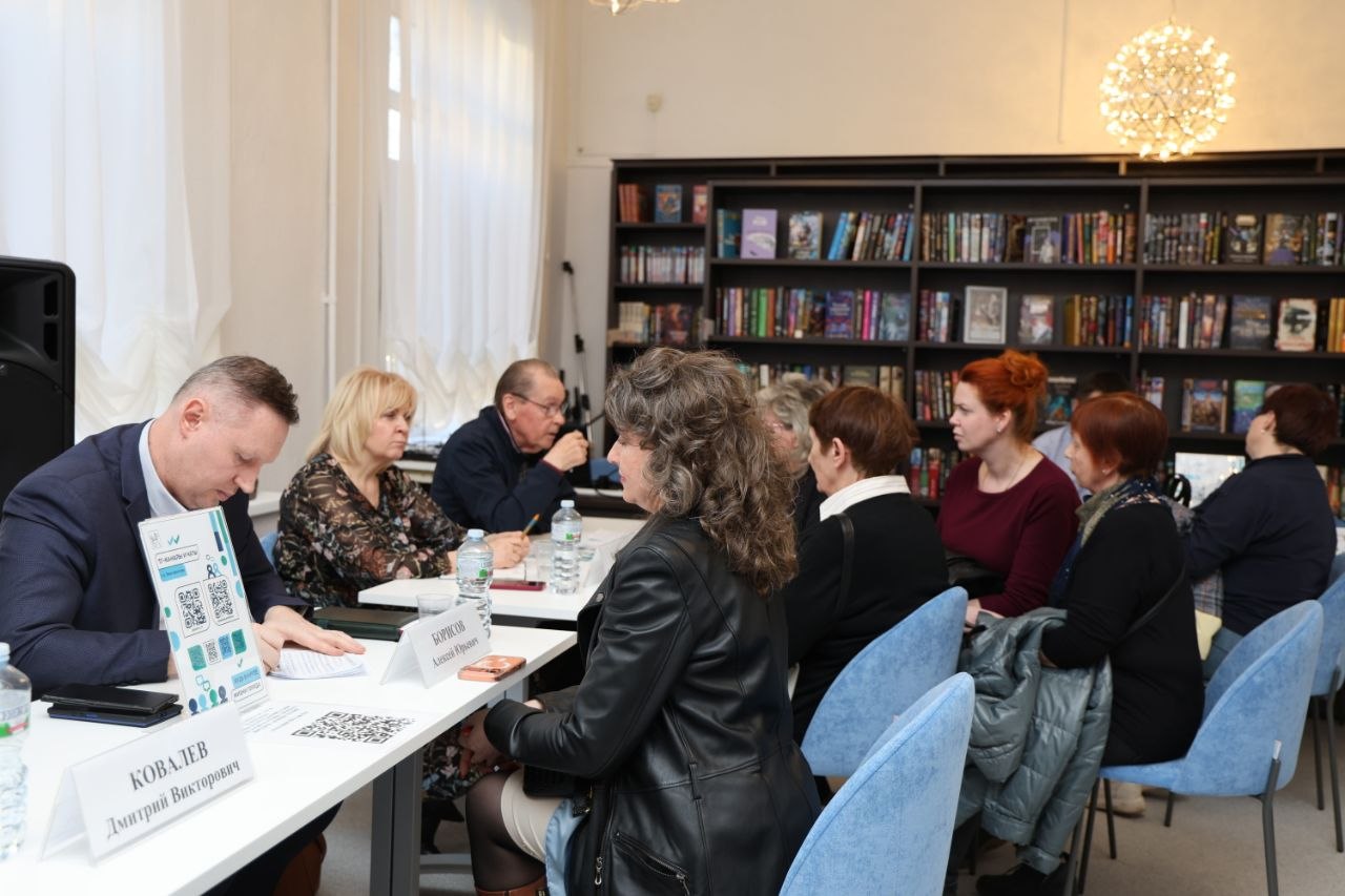 Выездной приём жителей. Открытый диалог с нашими жителями состоялся в Центральной городской библиотеке им. К.Г. Паустовского Выездной приём жителей. Открытый диалог с нашими жителями состоялся в Центральной городской библиотеке им. К.Г. Паустовского