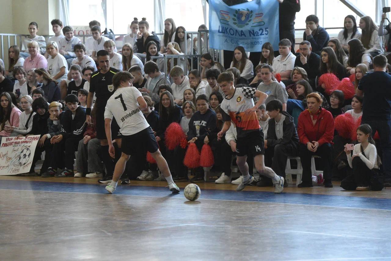 Сергей Юров: Финалы БШЛ: Футзал. Финалы нашей школьной лиги продолжаются Сергей Юров: Финалы БШЛ: Футзал. Финалы нашей школьной лиги продолжаются