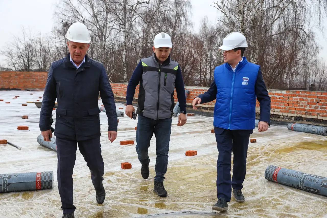 Глава Раменского округа проверил ход капитального ремонта Никитской школы в деревне Морозово Глава Раменского округа проверил ход капитального ремонта Никитской школы в деревне Морозово