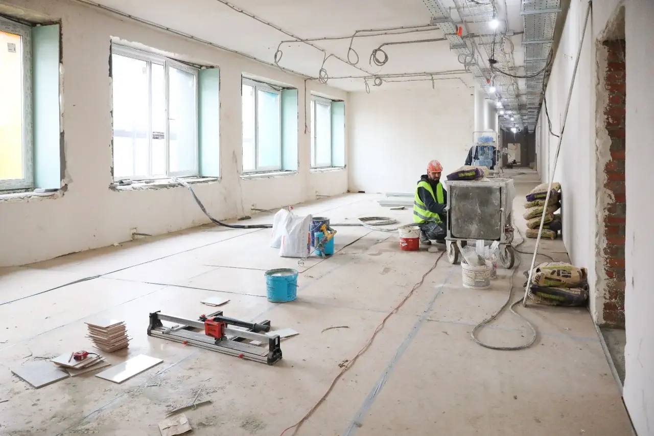 Глава Раменского округа проверил ход капитального ремонта Никитской школы в деревне Морозово Глава Раменского округа проверил ход капитального ремонта Никитской школы в деревне Морозово