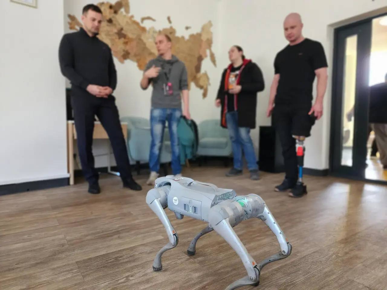 В Центре имени А.И. Мещерякова протестировали робота-собаку В Центре имени А.И. Мещерякова протестировали робота-собаку