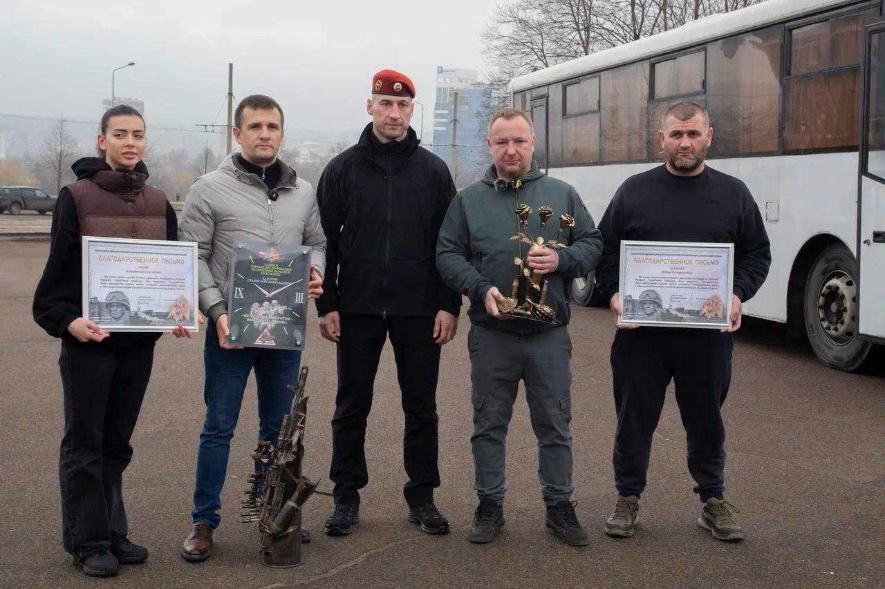 Станислав Каторов: В рамках гуманитарной миссии в Донецке передали специализированный автобус-автодом «Волжанин» начальнику Главного управления Росгвардии по Донецкой Народной Республике, генерал-майору Николаю Кузнецову Станислав Каторов: В рамках гуманитарной миссии в Донецке передали специализированный автобус-автодом «Волжанин» начальнику Главного управления Росгвардии по Донецкой Народной Республике, генерал-майору Николаю Кузнецову