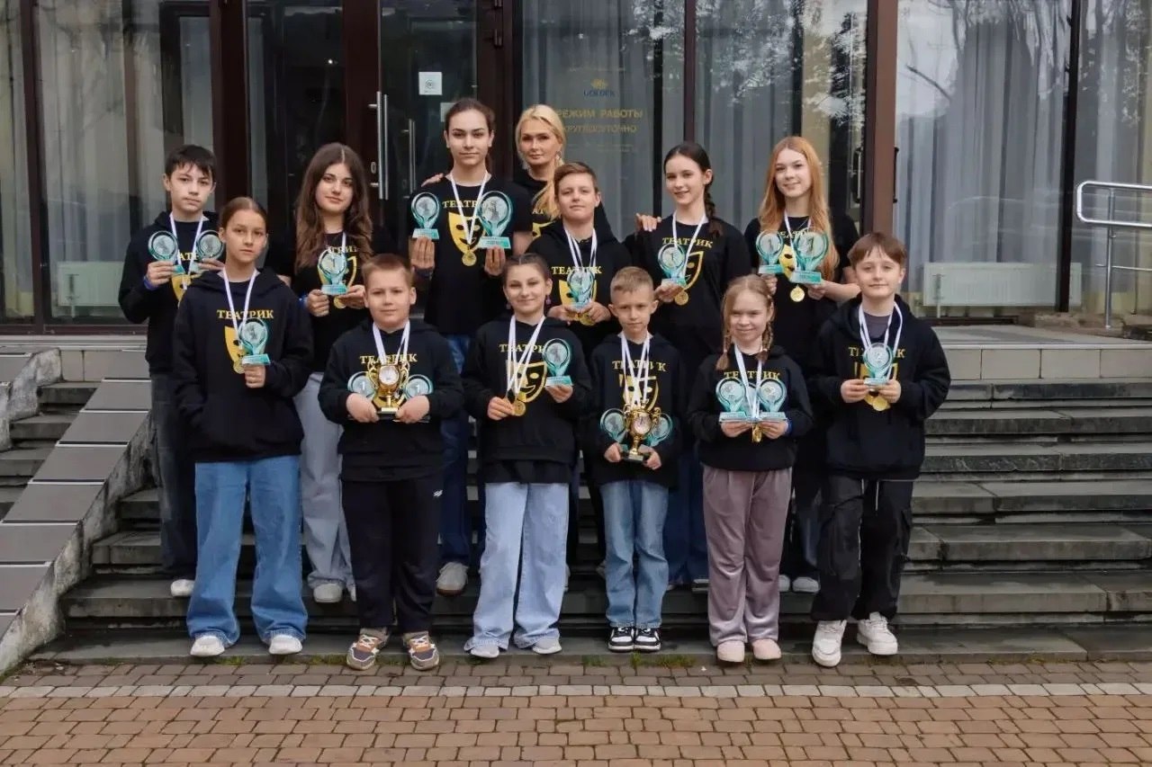 Триумф мытищинских талантов: учащиеся гимназии № 17 блестяще выступили на Международном форуме искусств Триумф мытищинских талантов: учащиеся гимназии № 17 блестяще выступили на Международном форуме искусств