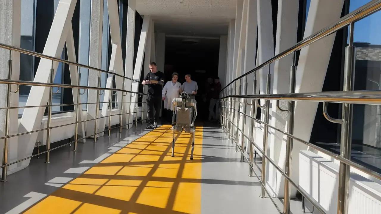 В Центре имени А.И. Мещерякова протестировали робота-собаку В Центре имени А.И. Мещерякова протестировали робота-собаку