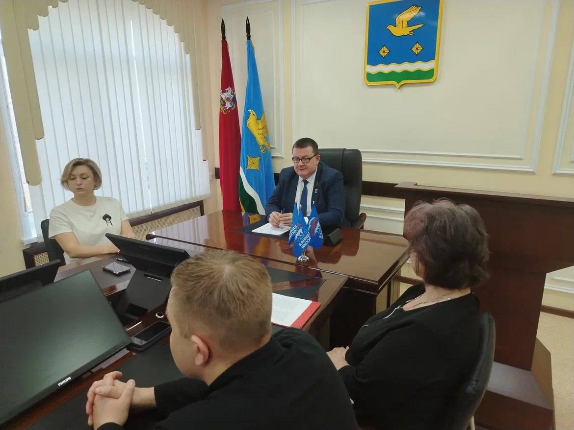 СТУПИНО. Провёл рабочую встречу с руководителями первичных отделений «Единой России» и лидерами общественного мнения округа