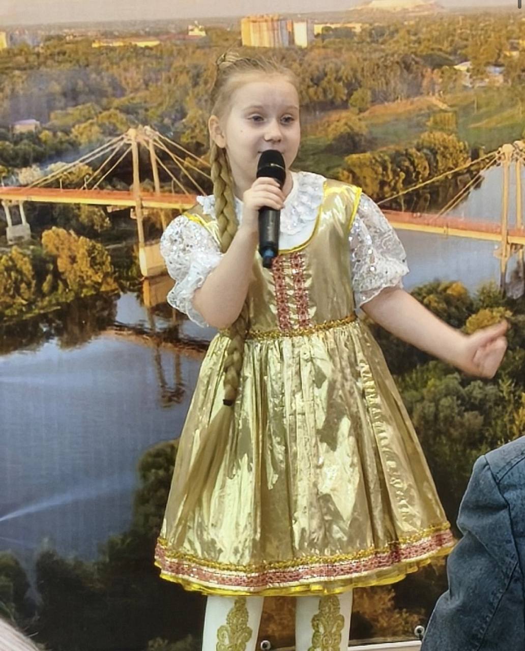 В Отделе краеведения Центральной библиотеки имени Инны Гофф состоялась встреча с творческим союзом воскресенских художников «АРТ-движение», приуроченная к 4-летию со Дня образования коллектива В Отделе краеведения Центральной библиотеки имени Инны Гофф состоялась встреча с творческим союзом воскресенских художников «АРТ-движение», приуроченная к 4-летию со Дня образования коллектива