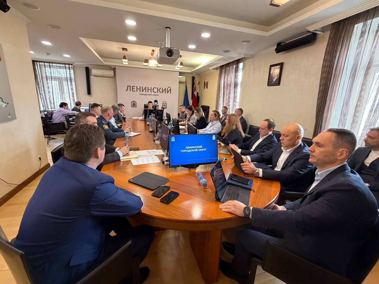 Станислав Каторов: Провели оперативное совещание в формате видеоконференцсвязи под руководством Андрей Юрьевич Воробьёв Станислав Каторов: Провели оперативное совещание в формате видеоконференцсвязи под руководством Андрей Юрьевич Воробьёв