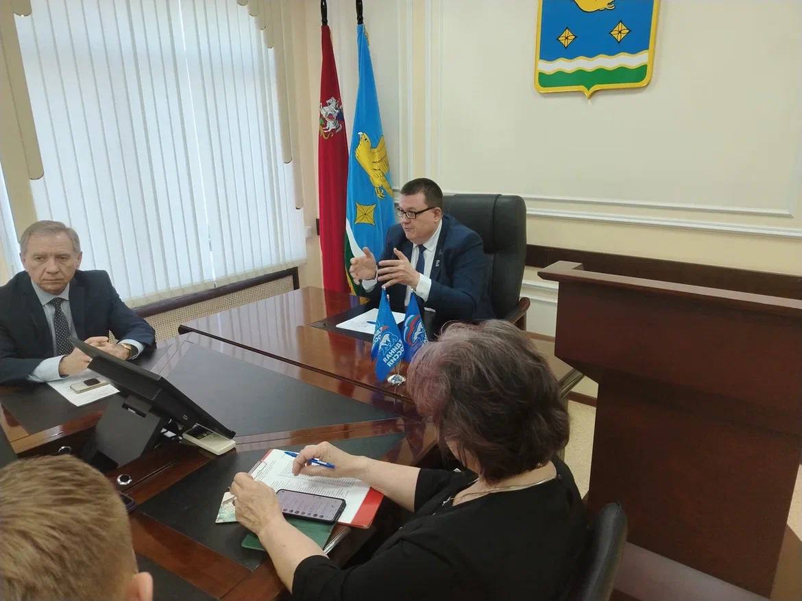 СТУПИНО. Провёл рабочую встречу с руководителями первичных отделений «Единой России» и лидерами общественного мнения округа СТУПИНО. Провёл рабочую встречу с руководителями первичных отделений «Единой России» и лидерами общественного мнения округа