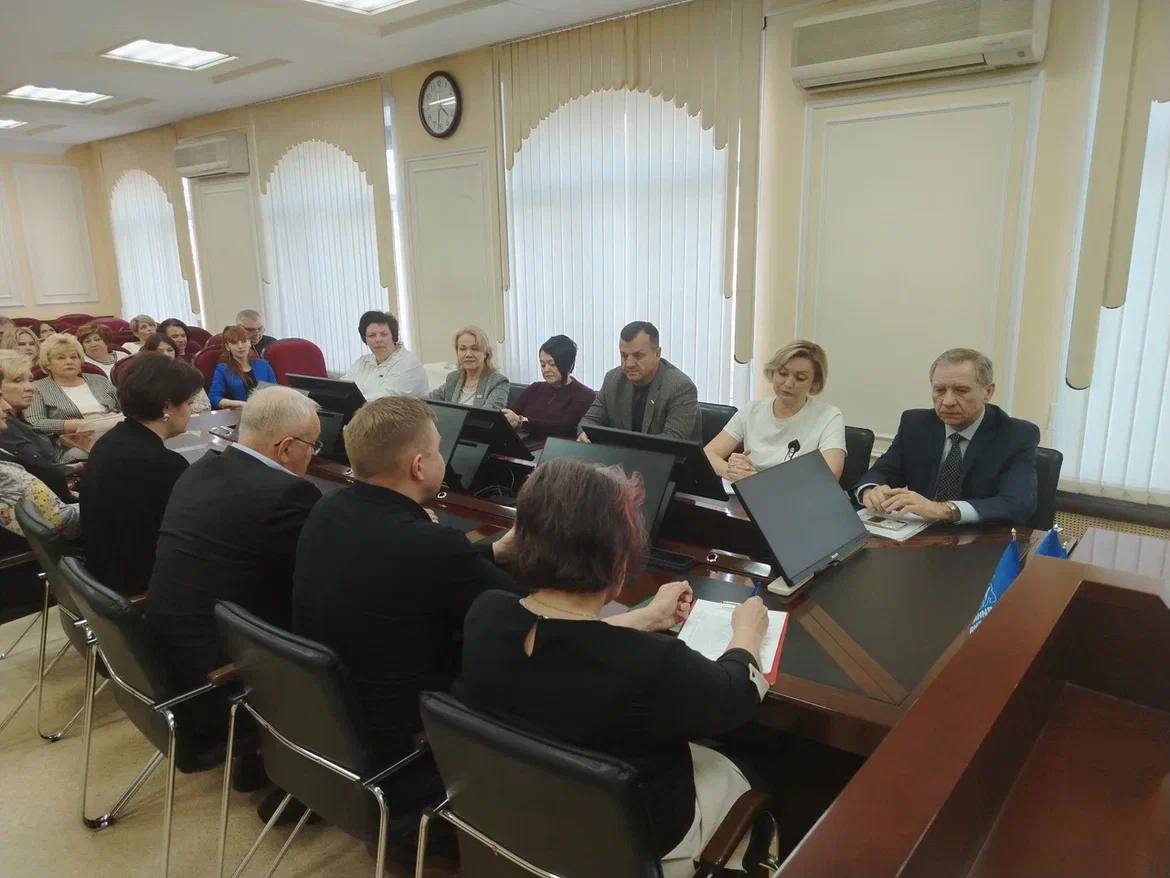 СТУПИНО. Провёл рабочую встречу с руководителями первичных отделений «Единой России» и лидерами общественного мнения округа СТУПИНО. Провёл рабочую встречу с руководителями первичных отделений «Единой России» и лидерами общественного мнения округа