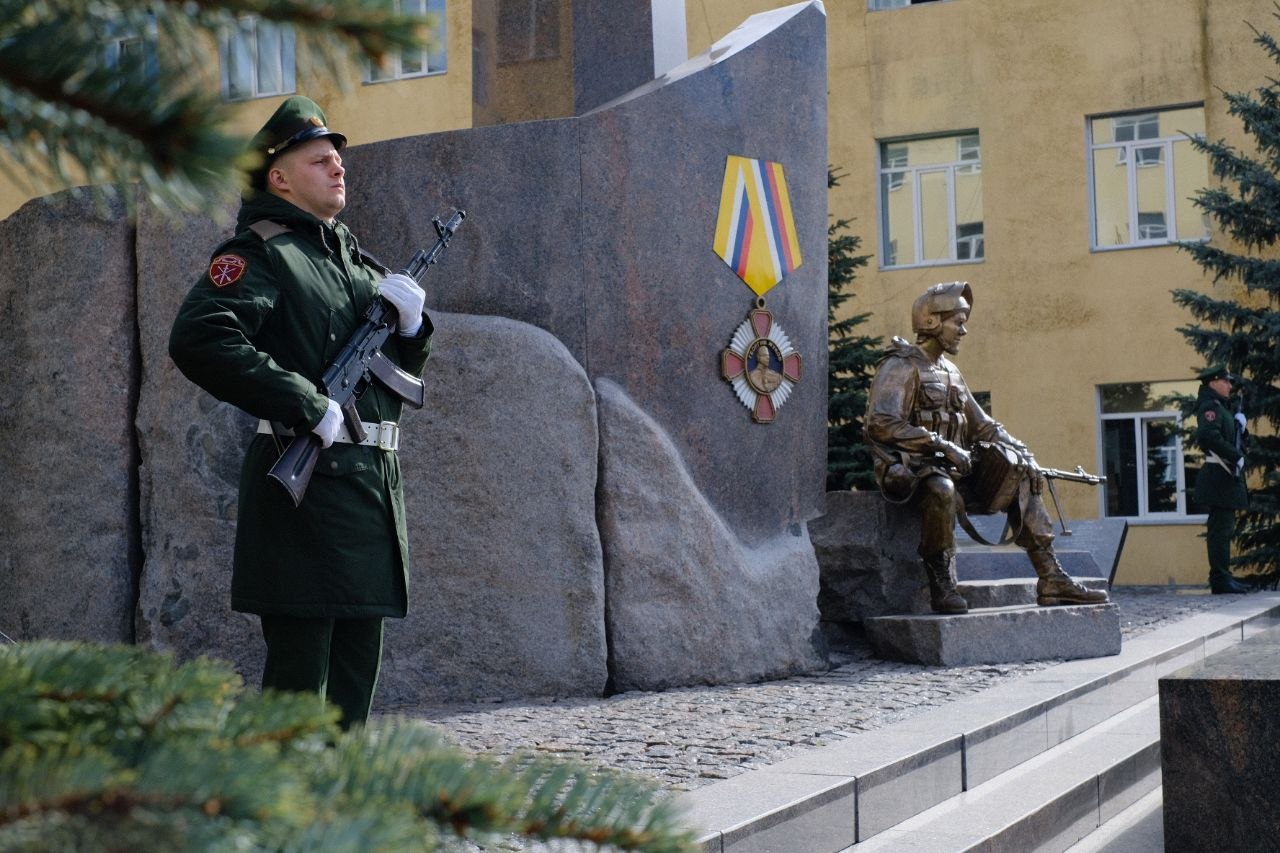 В ордена Жукова бригаде оперативного назначения Центрального округа Росгвардии прошел день памяти воинов-софринцев, погибших при исполнении воинского долга В ордена Жукова бригаде оперативного назначения Центрального округа Росгвардии прошел день памяти воинов-софринцев, погибших при исполнении воинского долга