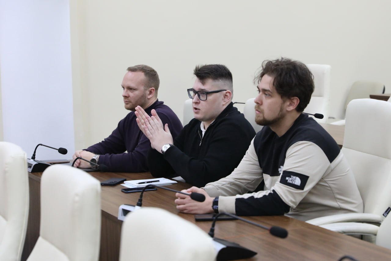 Первые шаги: в Долгопрудном ограничат места парковки электросамокатов Первые шаги: в Долгопрудном ограничат места парковки электросамокатов