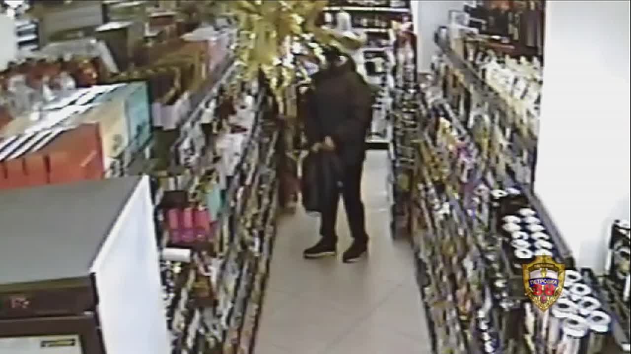 В центре Москвы мужчина украл почти 100 плиток шоколада