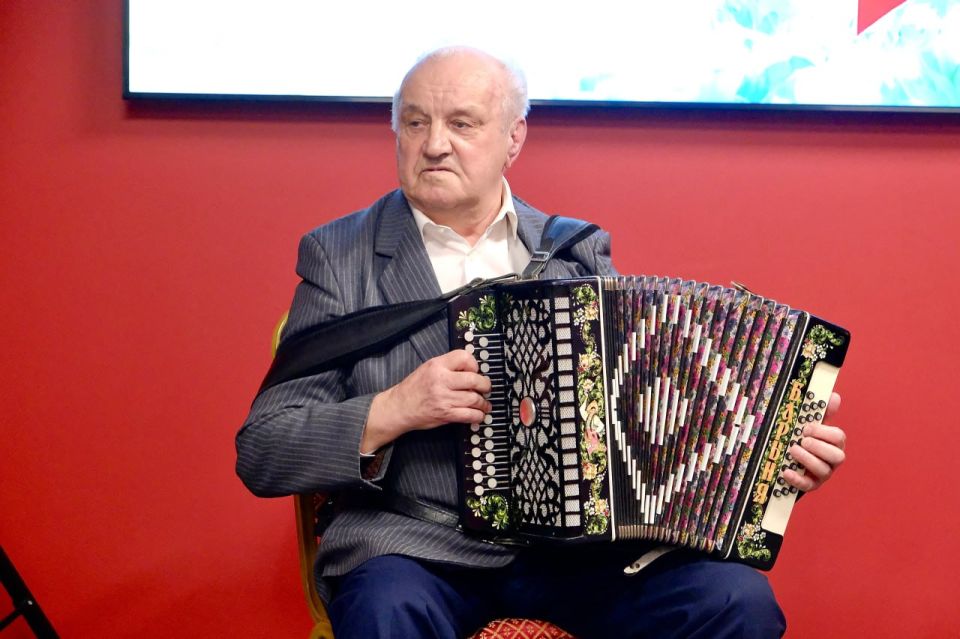 � ������������ �������� ������������� ������ ����� ������� � �����������