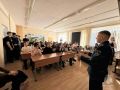 Сотрудники МЧС России проводят занятия по профориентации для старшеклассников