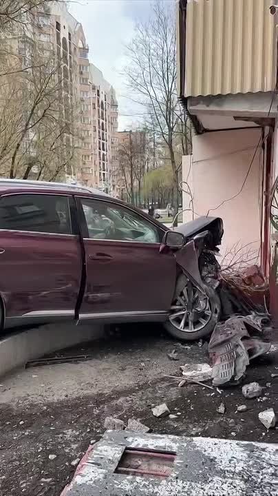 � ������ ������ Lexus ���� �������� � �������� � ���