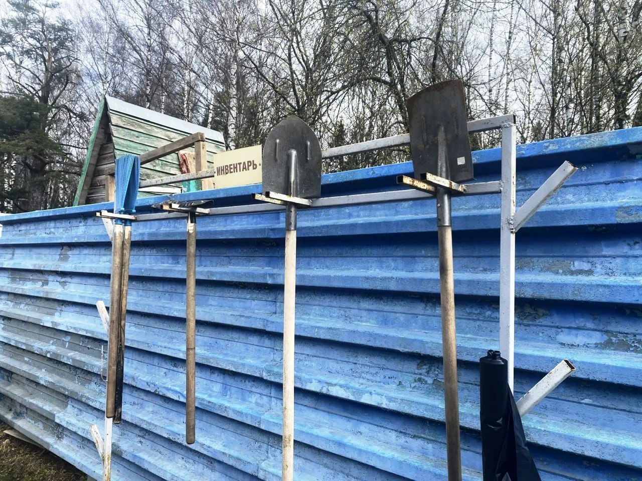 В рамках подготовки к православным праздникам - Пасхе и Радонице - глава округа Максим Красноцветов дал поручение привести в порядок все места захоронений В рамках подготовки к православным праздникам - Пасхе и Радонице - глава округа Максим Красноцветов дал поручение привести в порядок все места захоронений