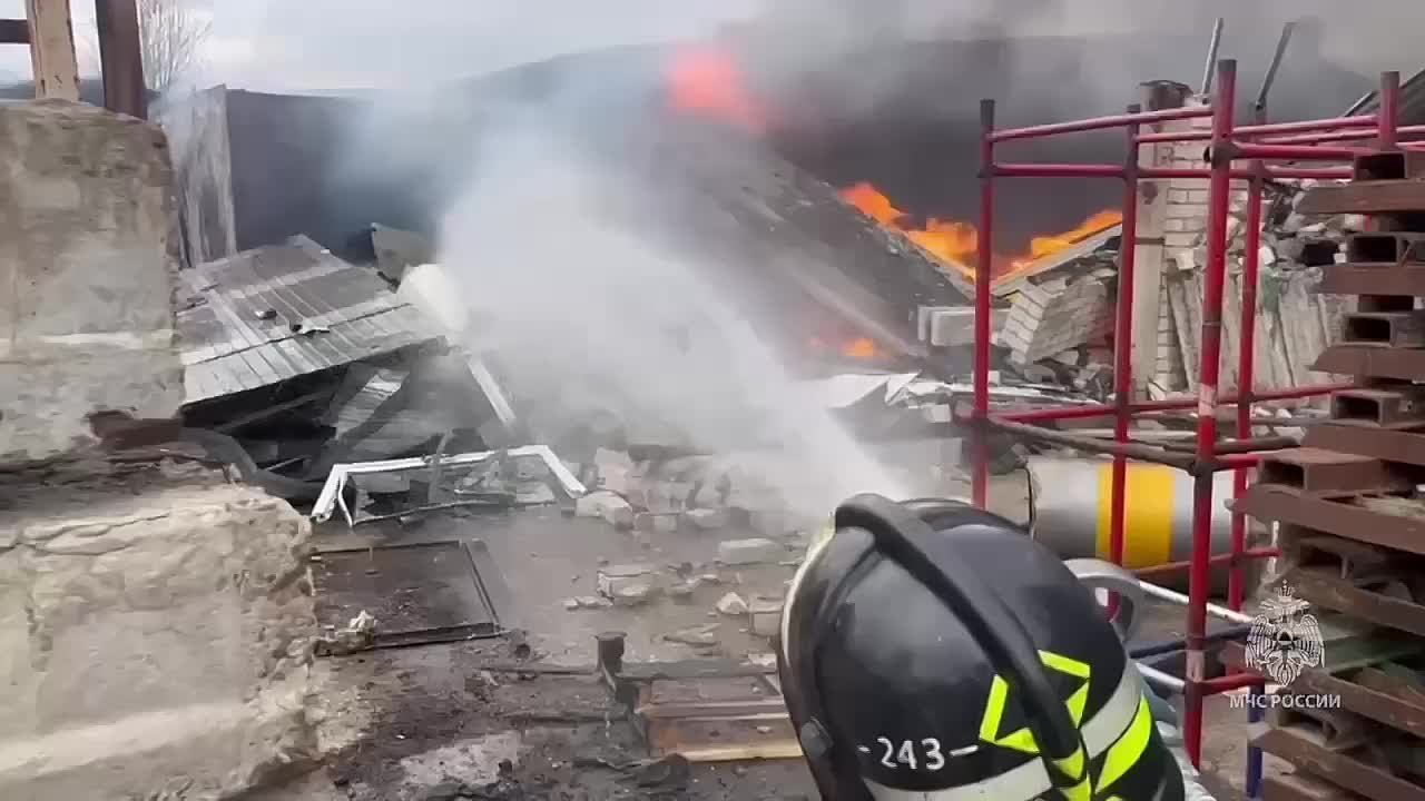 Огнеборцы локализовали пожар в производственном цеху в Орехово-Зуево