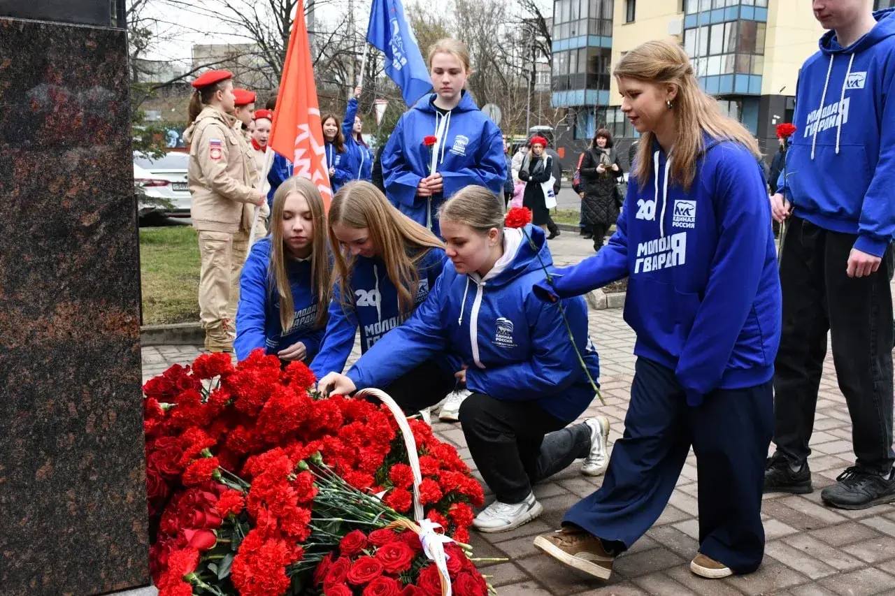 В Жуковском почтили память Героя Советского Союза, заслуженного летчика-испытателя СССР и летчика-космонавта Игоря Волка В Жуковском почтили память Героя Советского Союза, заслуженного летчика-испытателя СССР и летчика-космонавта Игоря Волка