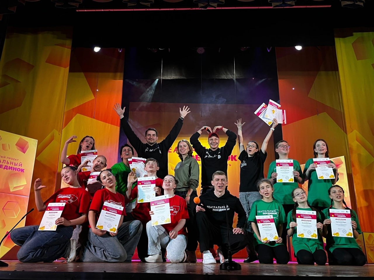 6–7 апреля в культурном центре «Обухово» прошёл театральный марафон в рамках проекта «Театральный поединок» 6–7 апреля в культурном центре «Обухово» прошёл театральный марафон в рамках проекта «Театральный поединок»