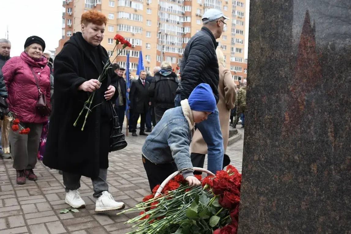 В Жуковском почтили память Героя Советского Союза, заслуженного летчика-испытателя СССР и летчика-космонавта Игоря Волка В Жуковском почтили память Героя Советского Союза, заслуженного летчика-испытателя СССР и летчика-космонавта Игоря Волка