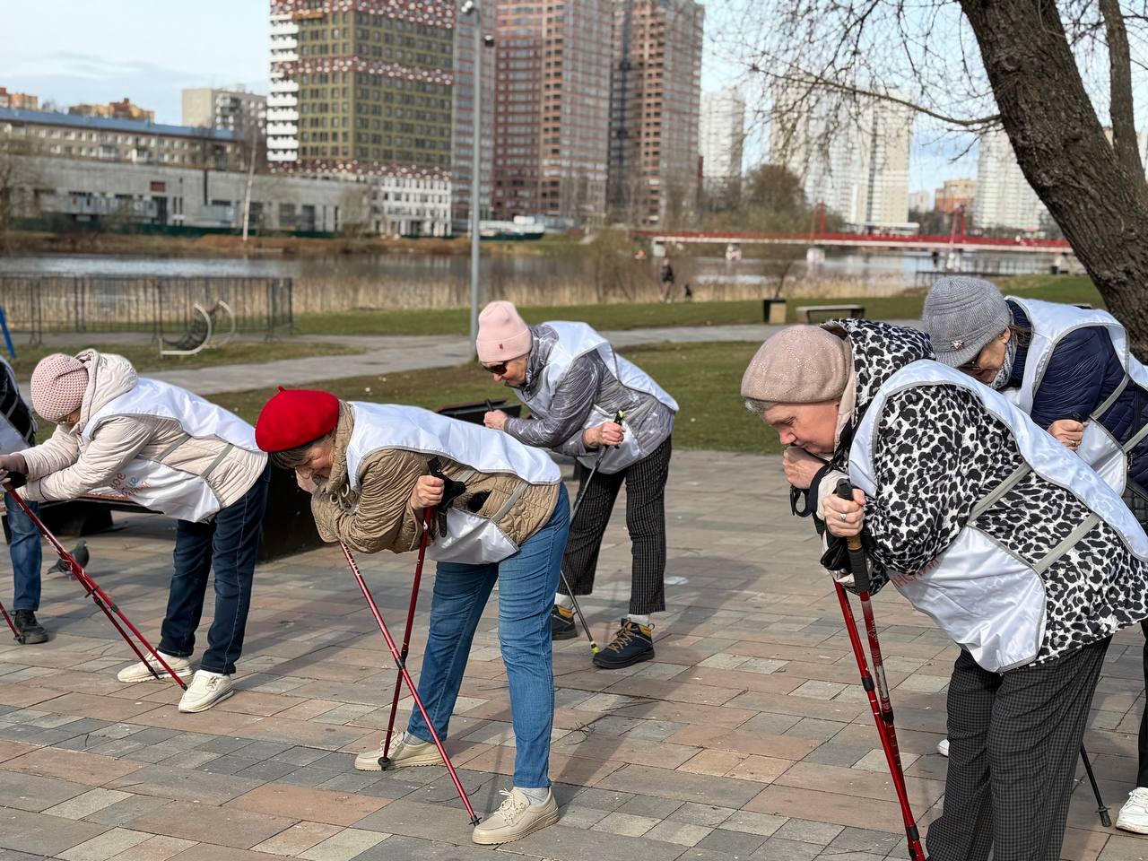 На регулярной основе три раза в неделю долголеты занимаются северной ходьбой, сообщили в Министерстве социального развития Московской области На регулярной основе три раза в неделю долголеты занимаются северной ходьбой, сообщили в Министерстве социального развития Московской области