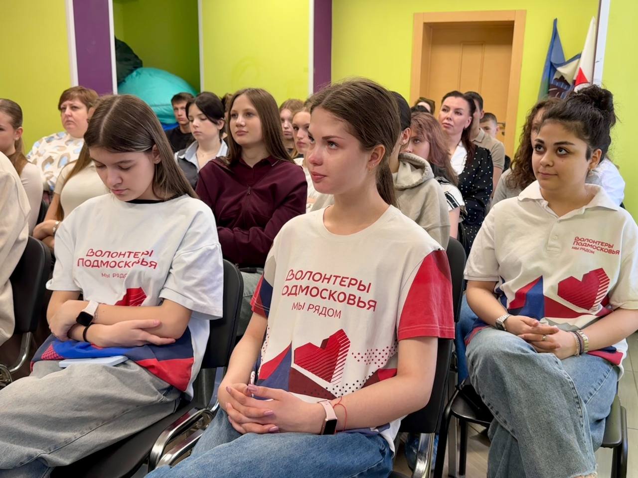 Олег Жолобов, депутат фракции «Единой России» Московской областной думы, встретился с волонтёрами и коллективом ОДД «Юность» Раменского молодёжного центра в посёлке Электроизолятор Олег Жолобов, депутат фракции «Единой России» Московской областной думы, встретился с волонтёрами и коллективом ОДД «Юность» Раменского молодёжного центра в посёлке Электроизолятор