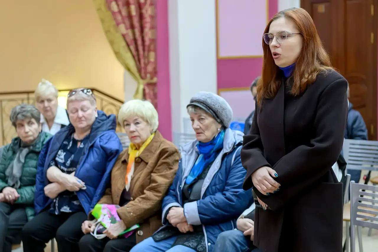 На выездной администрации по вопросам здравоохранения в посёлке Молодёжный ответили на вопросы жителей На выездной администрации по вопросам здравоохранения в посёлке Молодёжный ответили на вопросы жителей