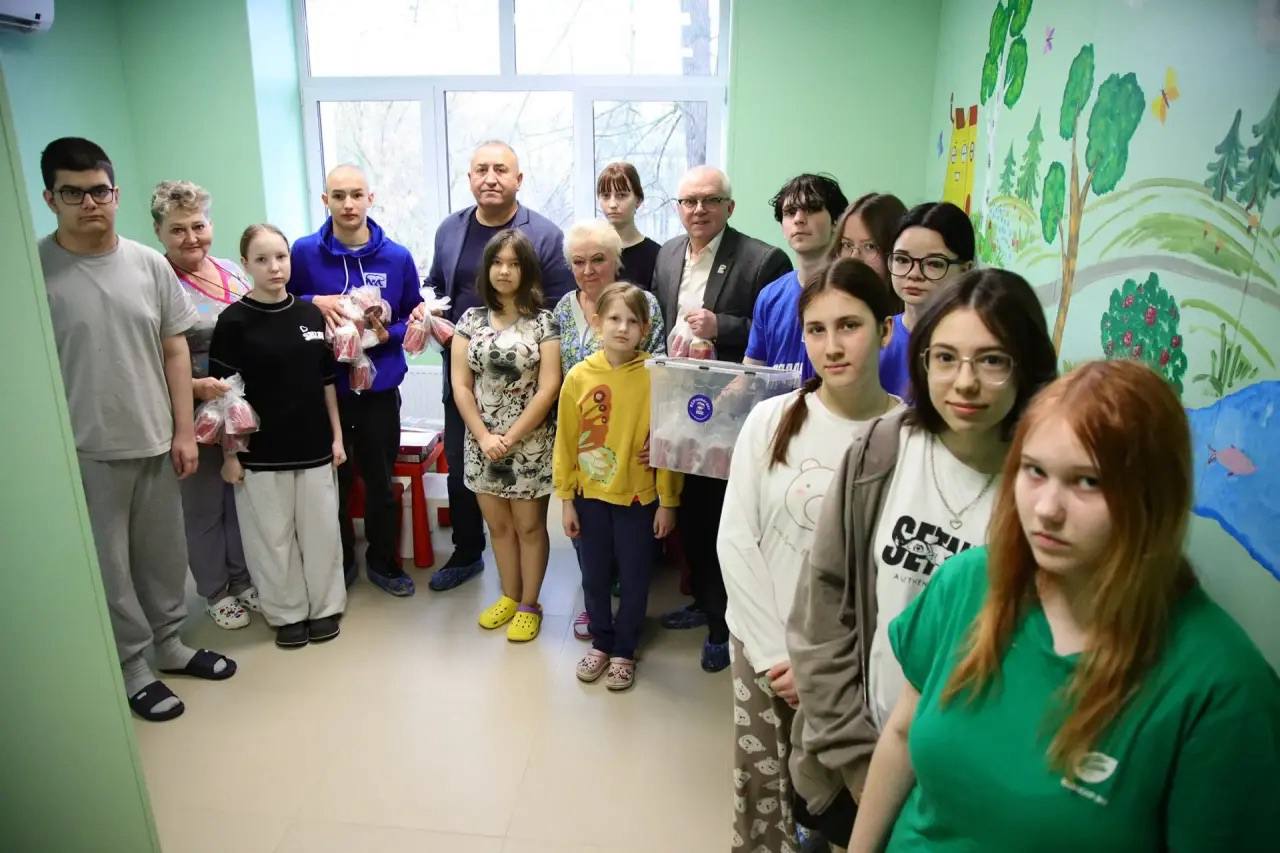 Единая Россия Воскресенска навестила пациентов «Доброй комнаты»