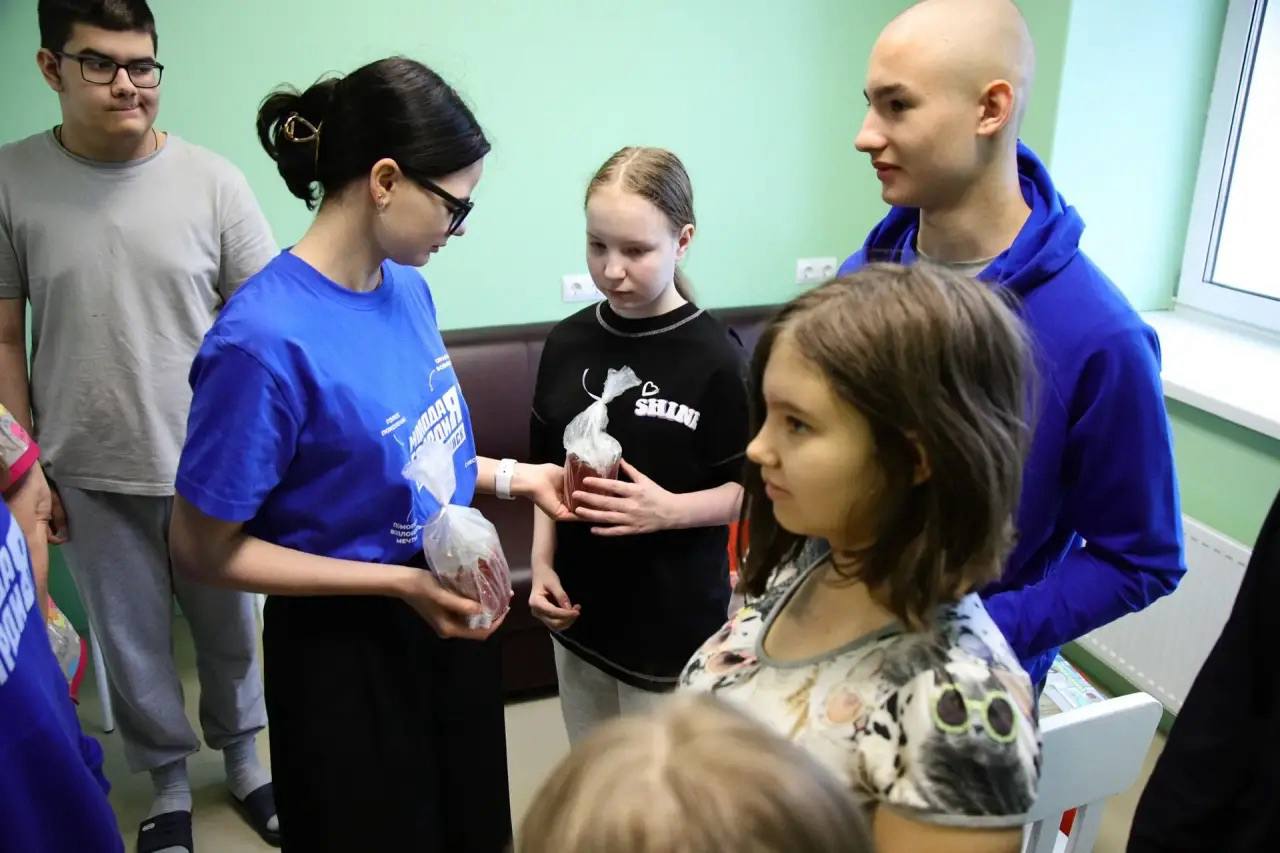 Единая Россия Воскресенска навестила пациентов «Доброй комнаты» Единая Россия Воскресенска навестила пациентов «Доброй комнаты»