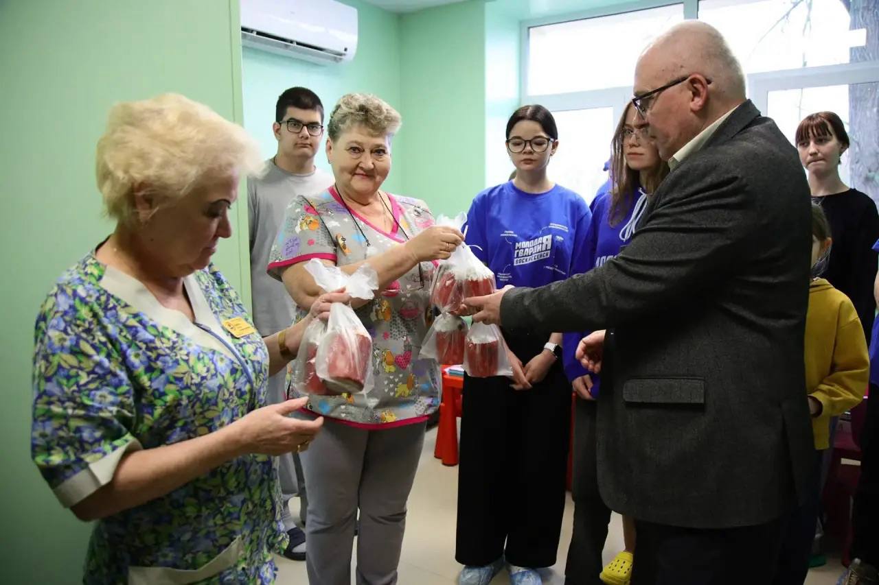 Единая Россия Воскресенска навестила пациентов «Доброй комнаты» Единая Россия Воскресенска навестила пациентов «Доброй комнаты»