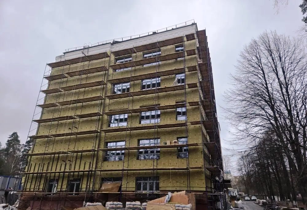 Капитальный ремонт здания Центра образования № 1 Красноармейска выполнен на четверть