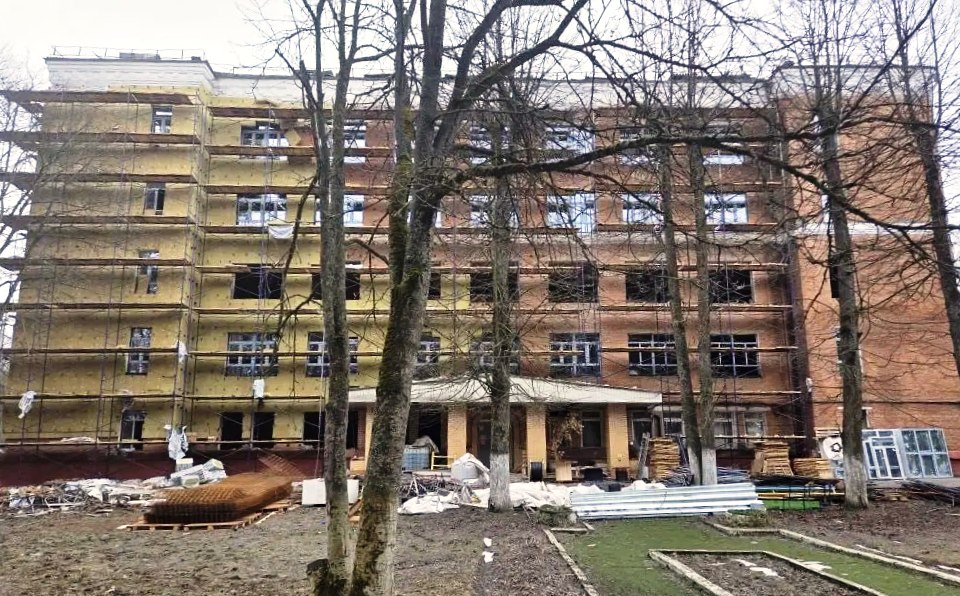 Капитальный ремонт здания Центра образования № 1 Красноармейска выполнен на четверть Капитальный ремонт здания Центра образования № 1 Красноармейска выполнен на четверть