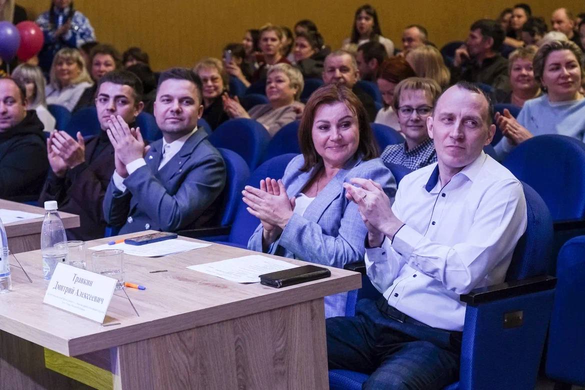 Самый милый праздник!. Всеми любимый фестиваль "Малышок" распахнул свои двери в 20-й раз! На сцене ЦКиД г. Куровское собралось более 60 юных талантов со всего округа: малыши от 3 до 7 лет радовали жюри всем чем можно, будь... Самый милый праздник!. Всеми любимый фестиваль "Малышок" распахнул свои двери в 20-й раз! На сцене ЦКиД г. Куровское собралось более 60 юных талантов со всего округа: малыши от 3 до 7 лет радовали жюри всем чем можно, будь...