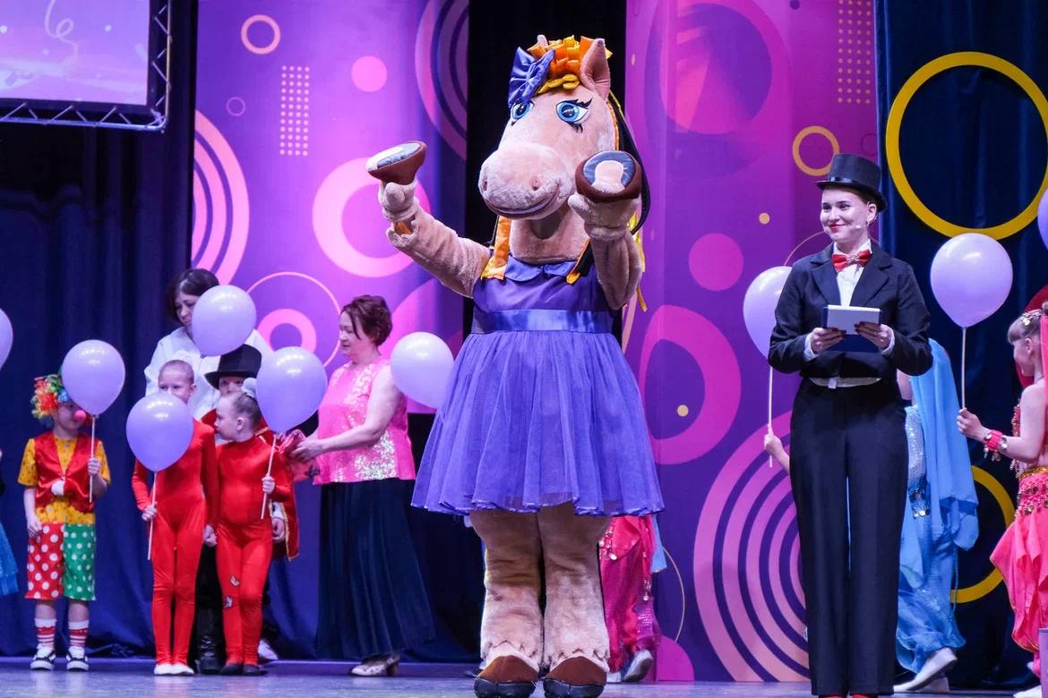 Самый милый праздник!. Всеми любимый фестиваль "Малышок" распахнул свои двери в 20-й раз! На сцене ЦКиД г. Куровское собралось более 60 юных талантов со всего округа: малыши от 3 до 7 лет радовали жюри всем чем можно, будь... Самый милый праздник!. Всеми любимый фестиваль "Малышок" распахнул свои двери в 20-й раз! На сцене ЦКиД г. Куровское собралось более 60 юных талантов со всего округа: малыши от 3 до 7 лет радовали жюри всем чем можно, будь...