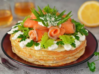 Новый взгляд на закусочный торт: идеальный спутник новогоднего стола