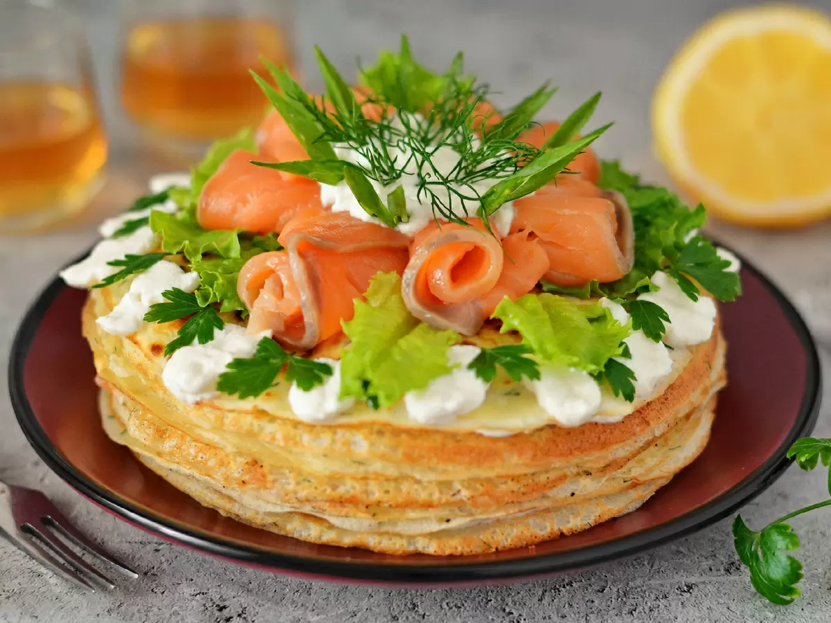 Новый взгляд на закусочный торт: идеальный спутник новогоднего стола