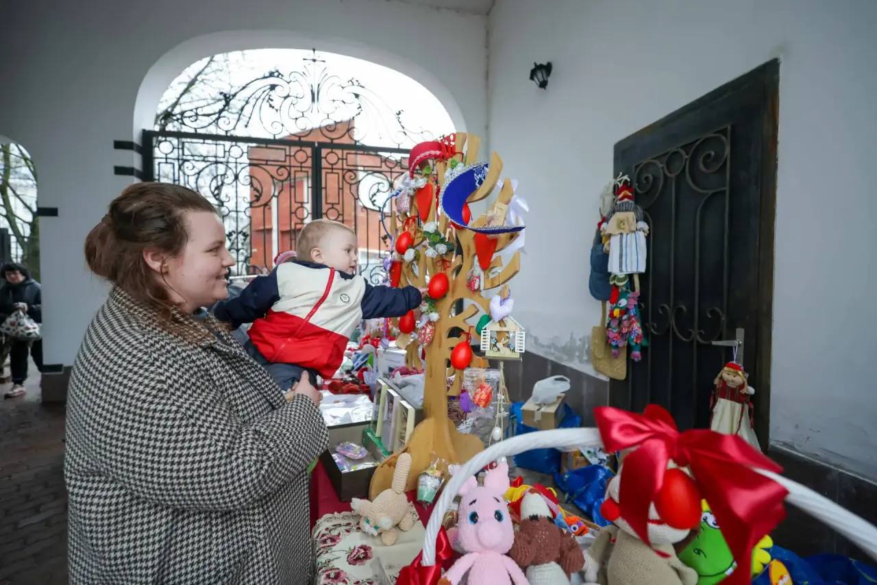 В Подольске у храма Воскресения Христова прошла традиционная пасхальная благотворительная ярмарка В Подольске у храма Воскресения Христова прошла традиционная пасхальная благотворительная ярмарка