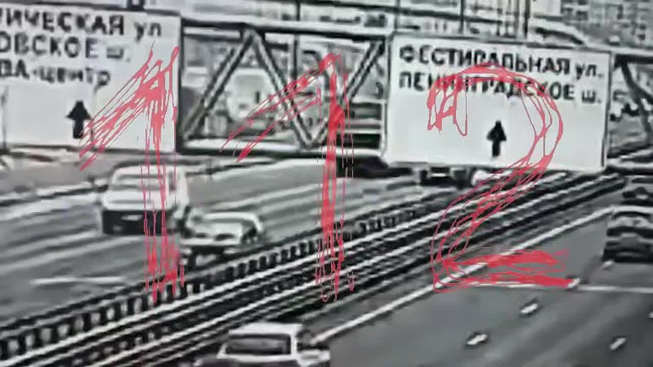Появились кадры аварии на севере столицы, где погибли два человека