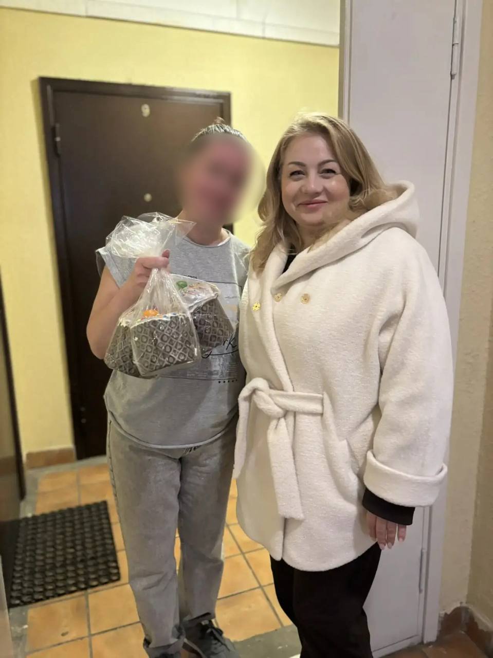 Партийцы «Единой России» из Химок поздравили бойцов СВО с праздником Светлой Пасхи Партийцы «Единой России» из Химок поздравили бойцов СВО с праздником Светлой Пасхи