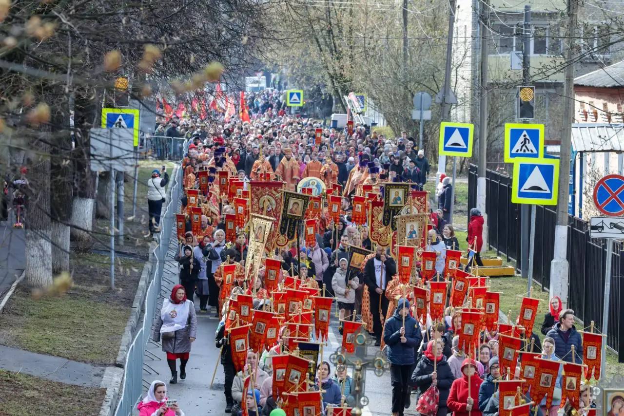 Михаил Собакин: В Светлый праздник Пасхи вместе с коллегами, главами Подольска и Серпухова, принял участие в Крестном ходе Михаил Собакин: В Светлый праздник Пасхи вместе с коллегами, главами Подольска и Серпухова, принял участие в Крестном ходе