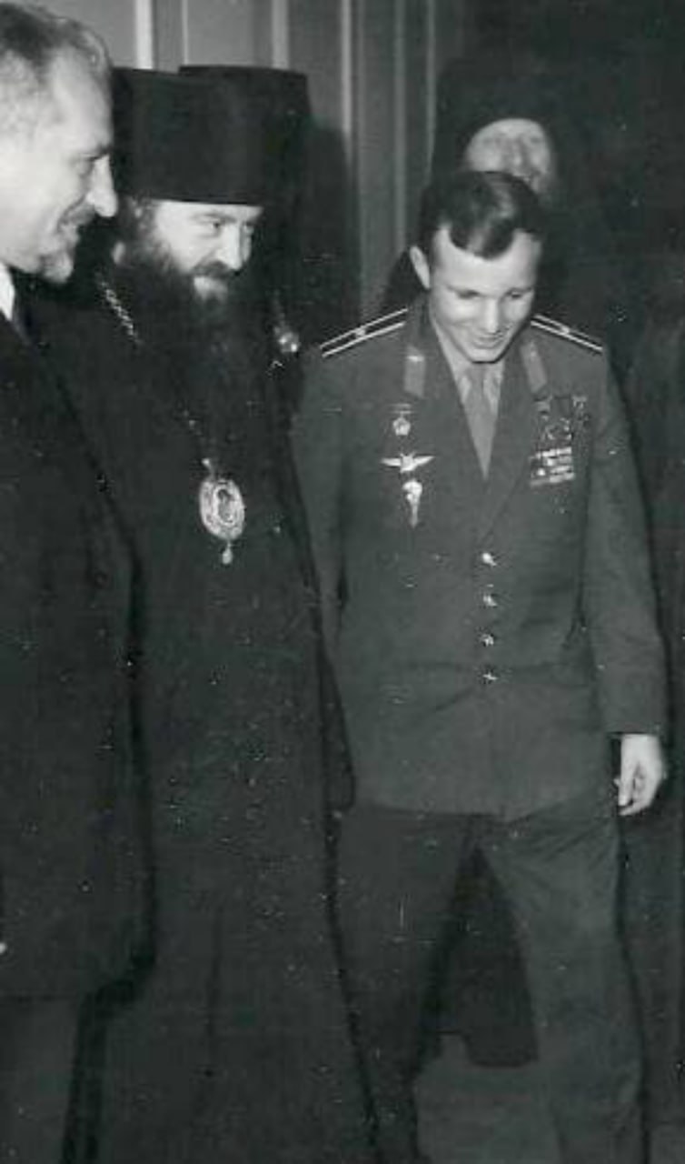 ХРИСТОС ВОСКРЕСЕ! Бог и космонавтика ХРИСТОС ВОСКРЕСЕ! Бог и космонавтика